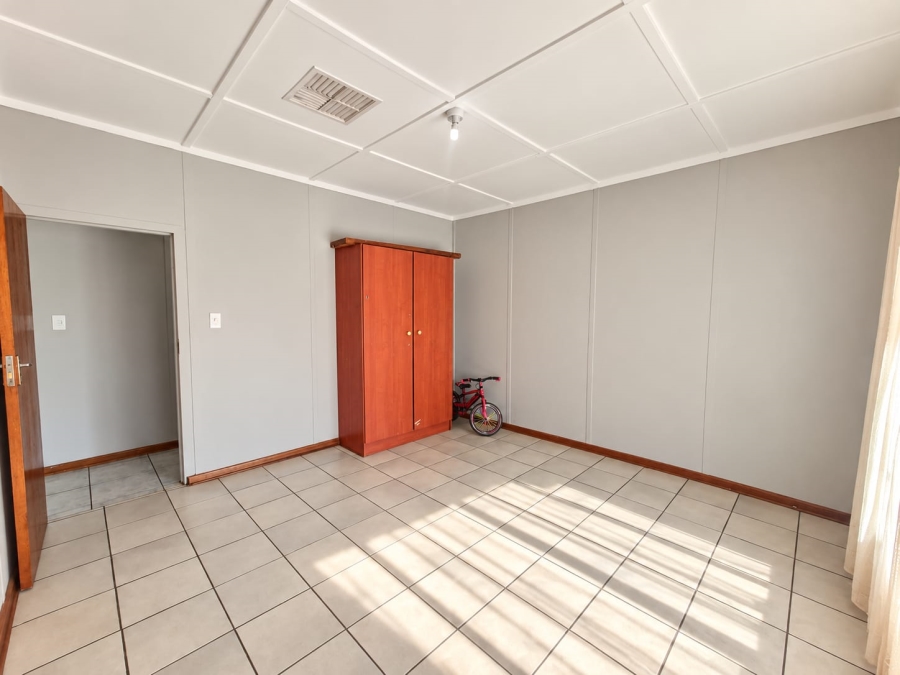 4 Bedroom Property for Sale in Olifantshoek Northern Cape
